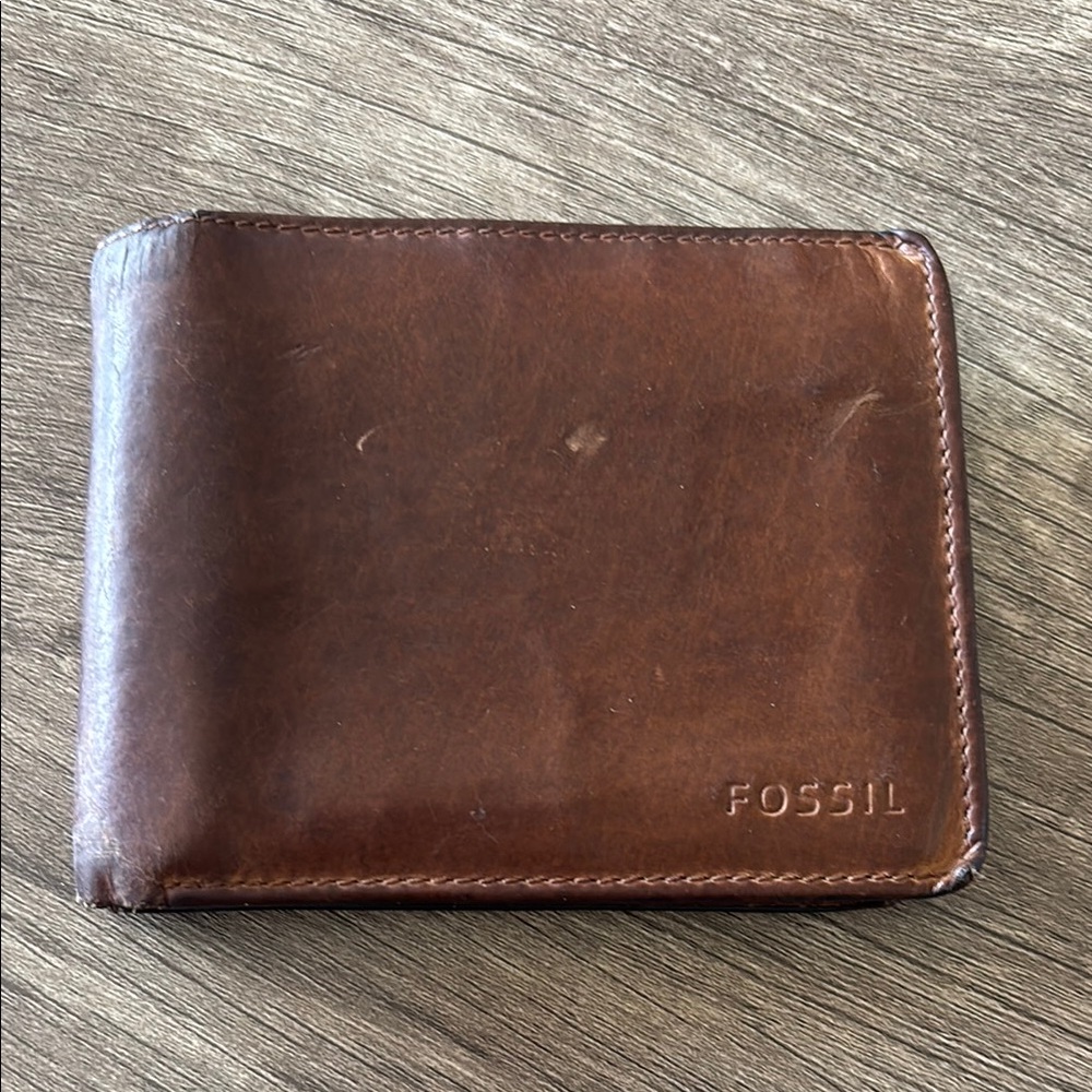 Fossil Men's Brown Leather Wallet